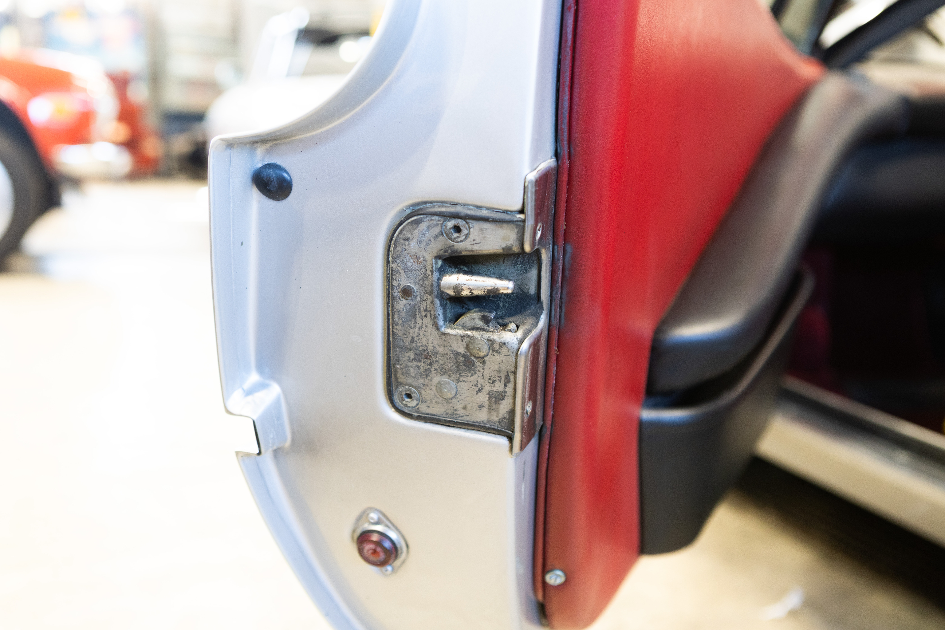 Door latch and hinge side close-up