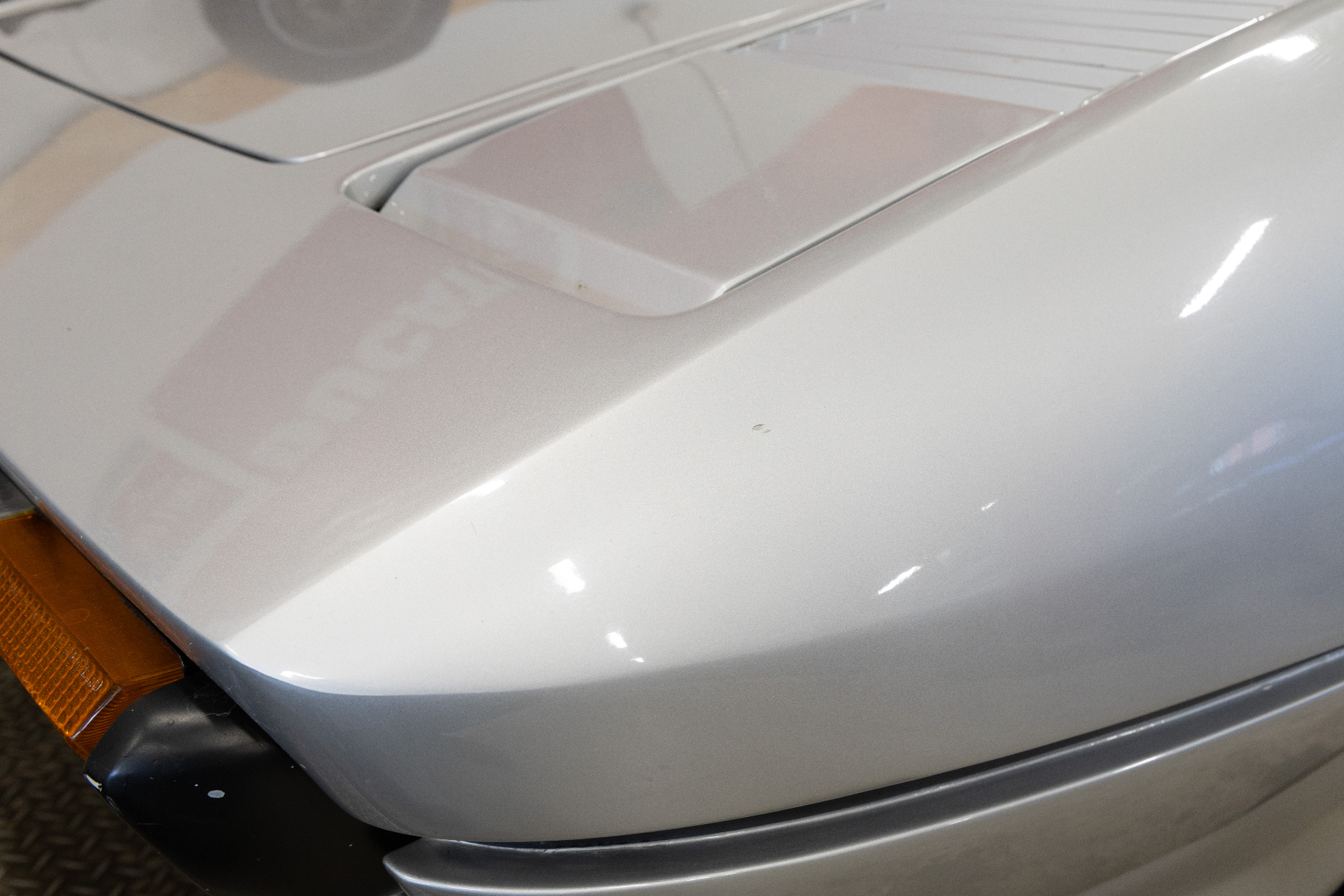 Nose and NACA duct on front bonnet with small paint mark
