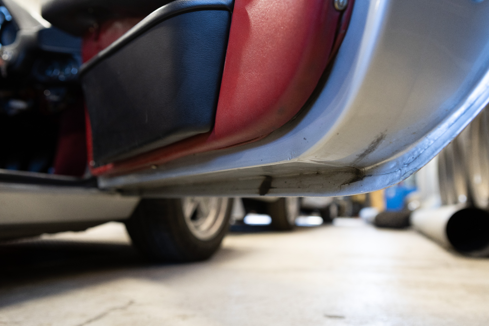 Rear rocker and wheel arch edge from below